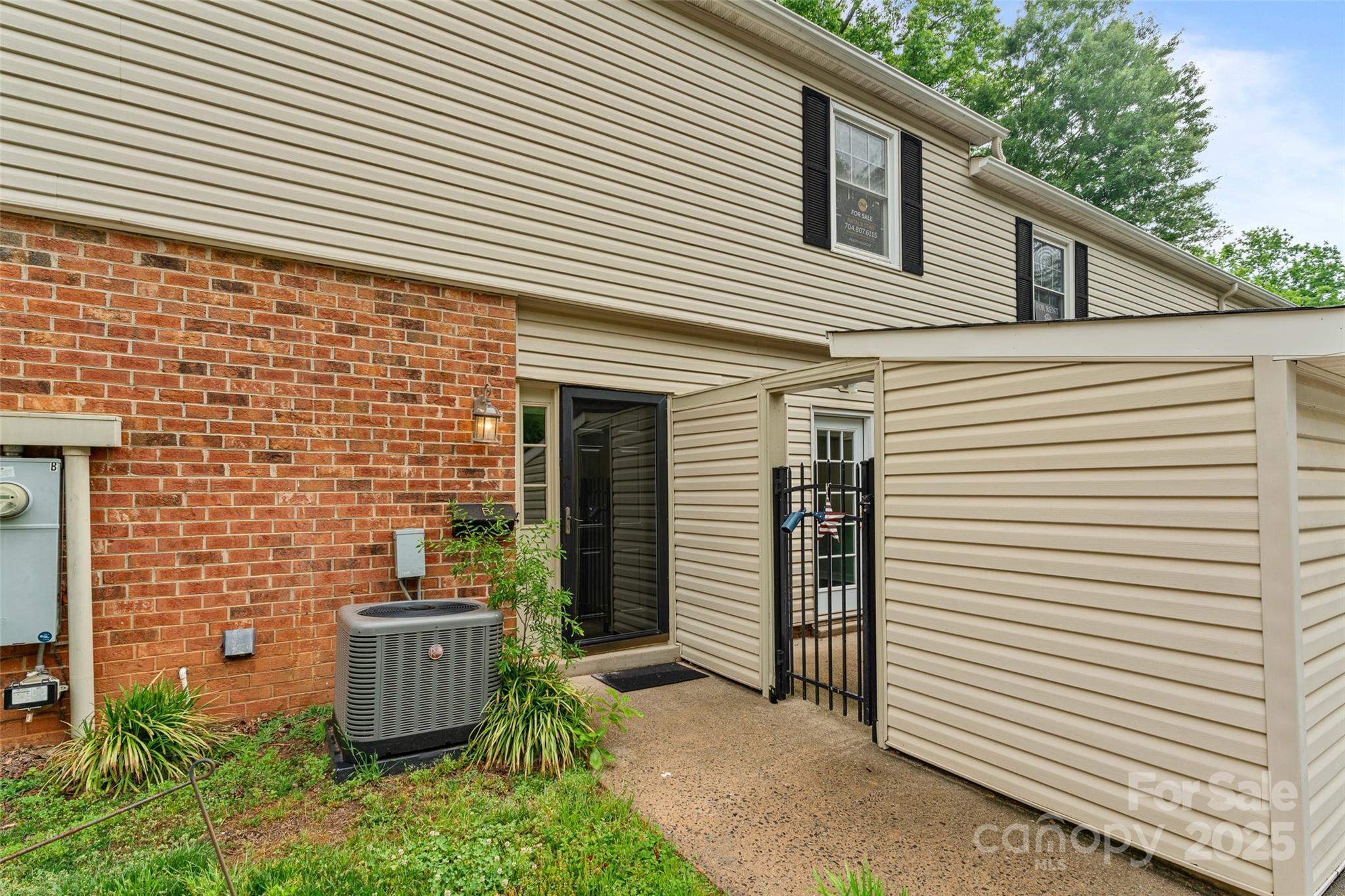 5929 Quail Hollow Road B  Charlotte NC 28210 photo