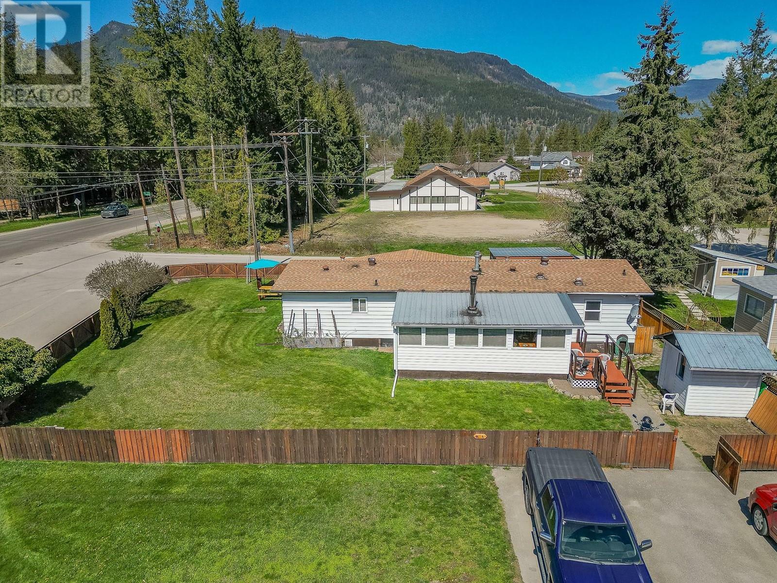 Property Photo:  501 Kappel Street 1  BC V0E 2V1 