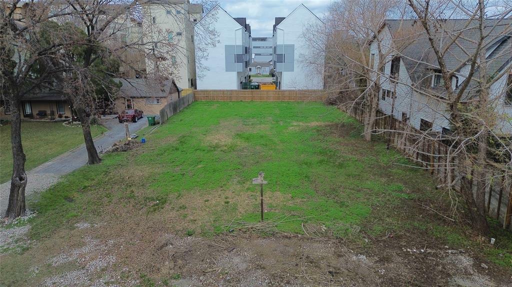 Property Photo: 1121 West 15th 1/2 Street TX 77007