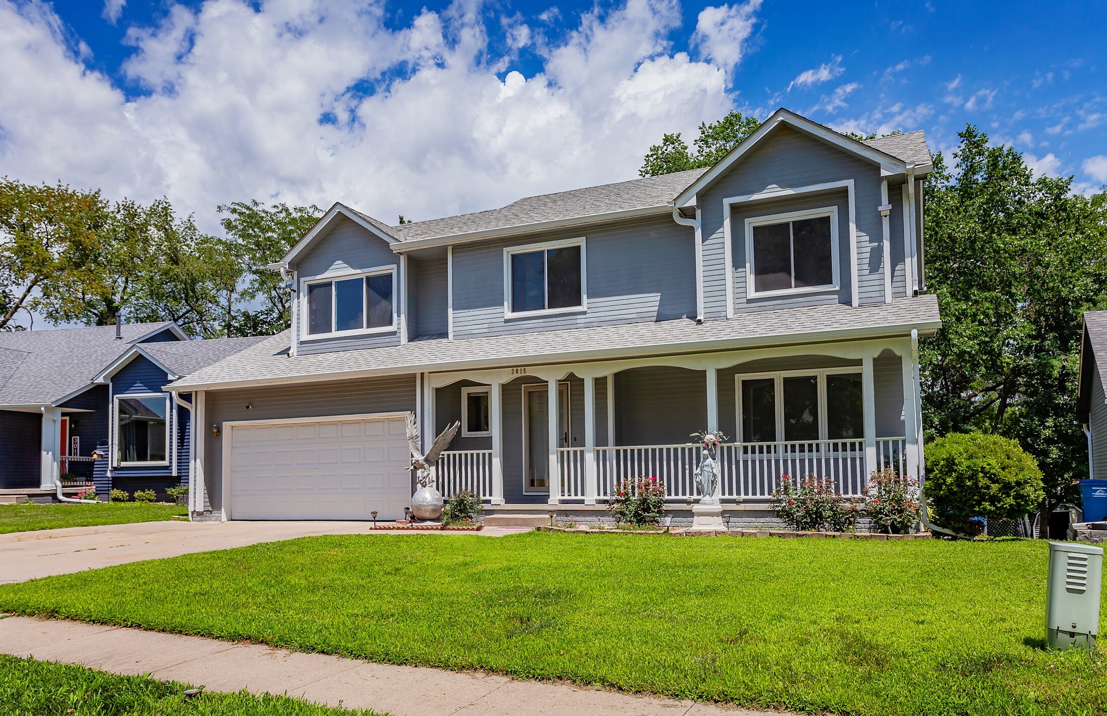 Property Photo: 3015 Deerpath Court IA 50320
