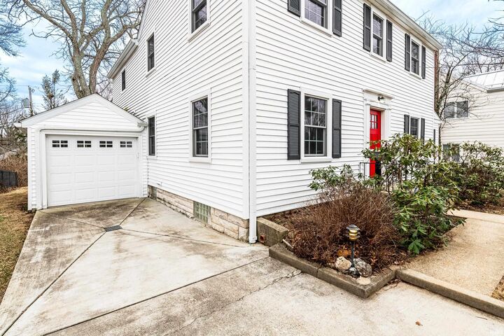 Property Photo: 1420 E Maxwell Lane IN 47401