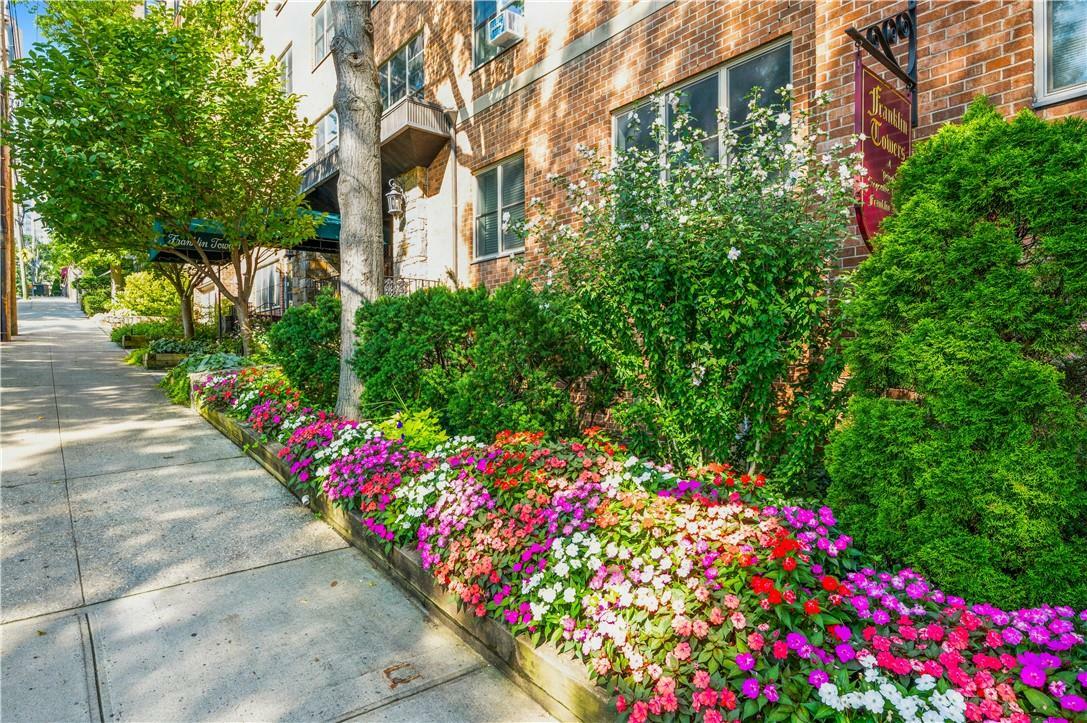 Property Photo:  25 Franklin Avenue 4.j  NY 10601 