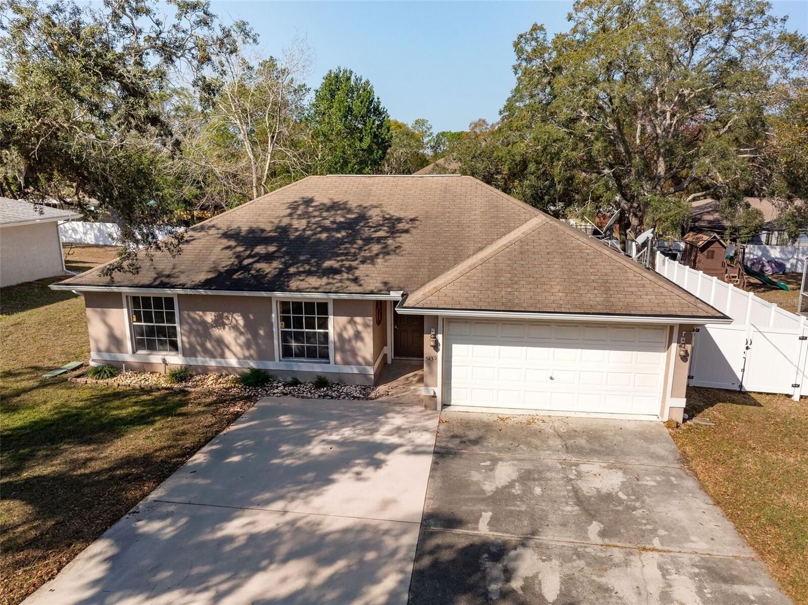 Property Photo:  5435 Birchwood Road  FL 34608 