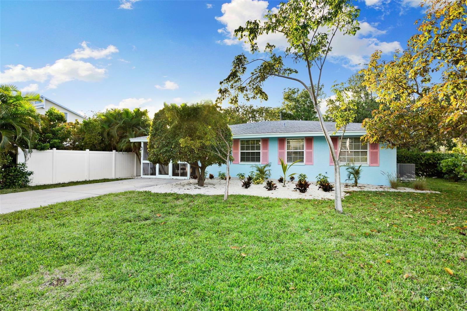 Property Photo:  120 Maple Avenue  FL 34216 