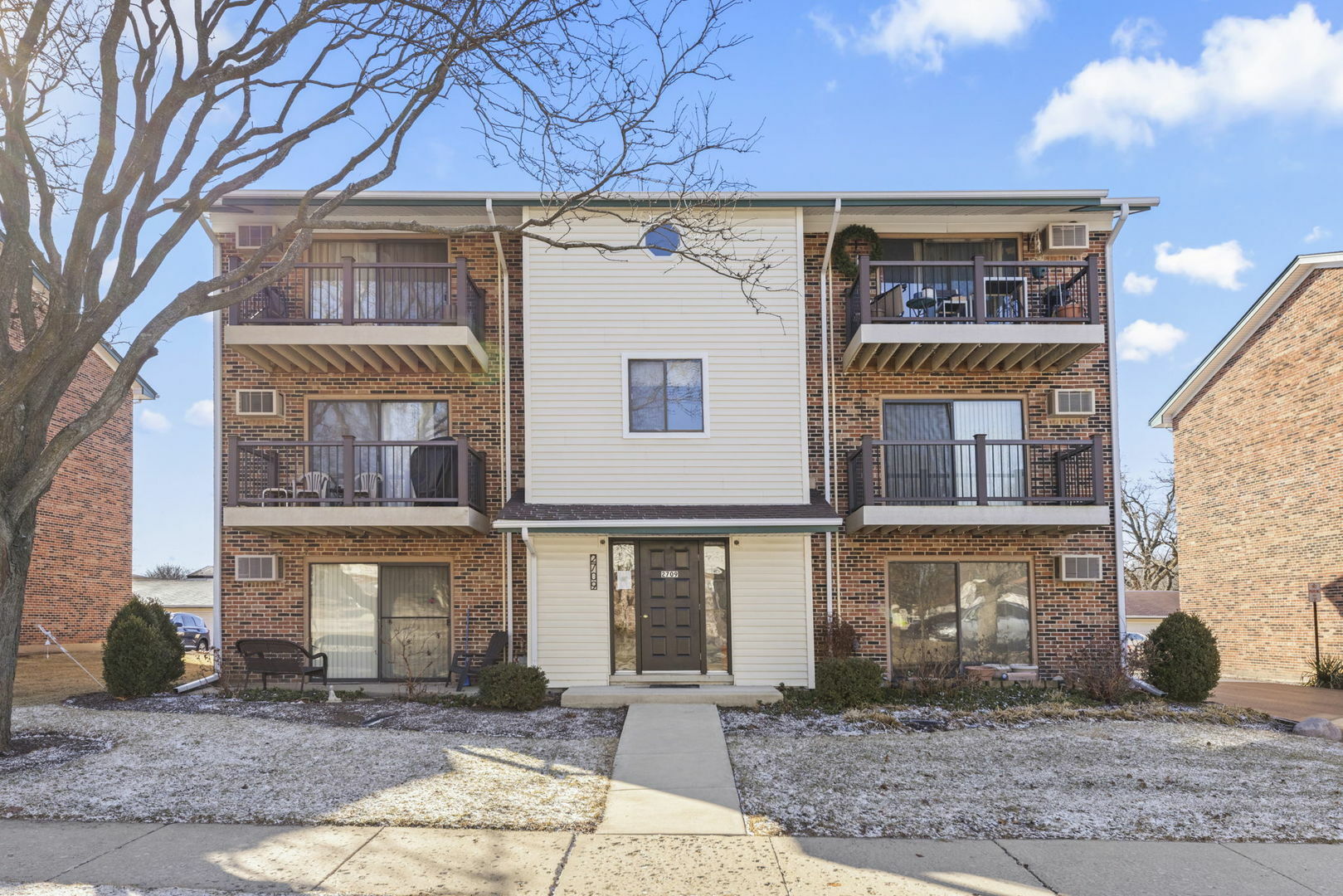 Property Photo:  2709 Northcreek Drive 2102  IL 60517 