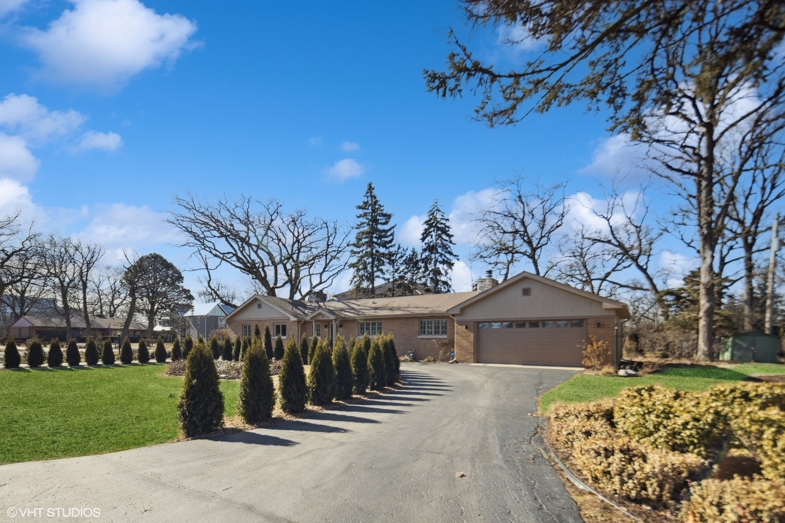 Property Photo: 31 Hickory Drive IL 60523
