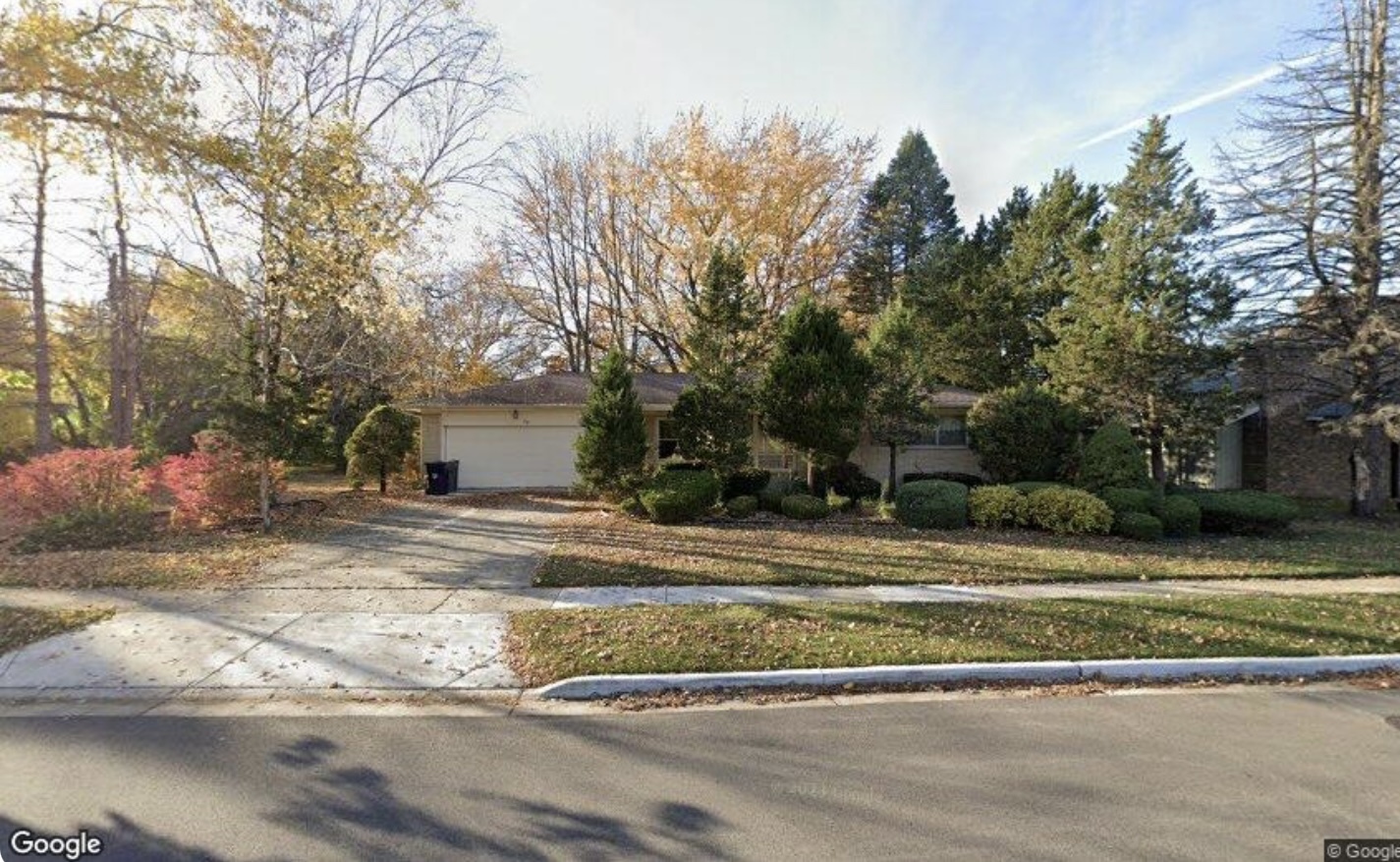 Property Photo:  92 N Airlite Street  IL 60123 