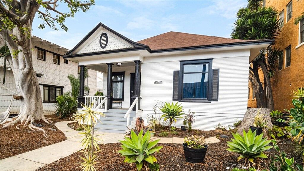 Property Photo: 237 W 6th Street CA 90802