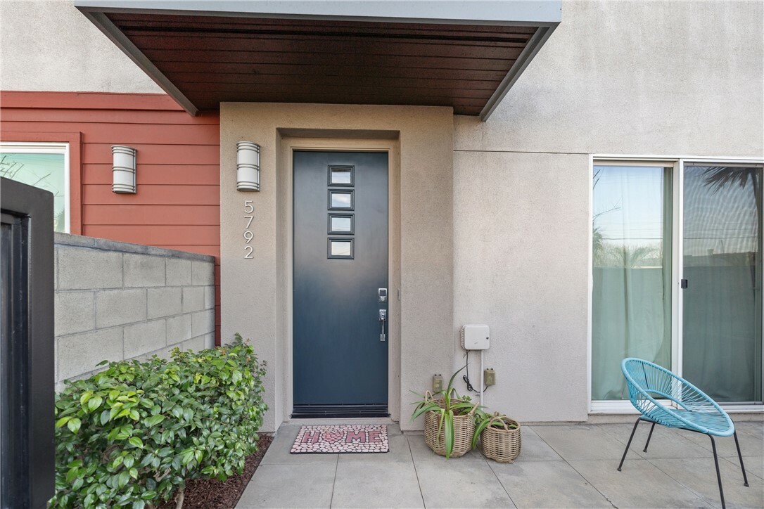 Property Photo:  5792 Acacia Lane  CA 90712 