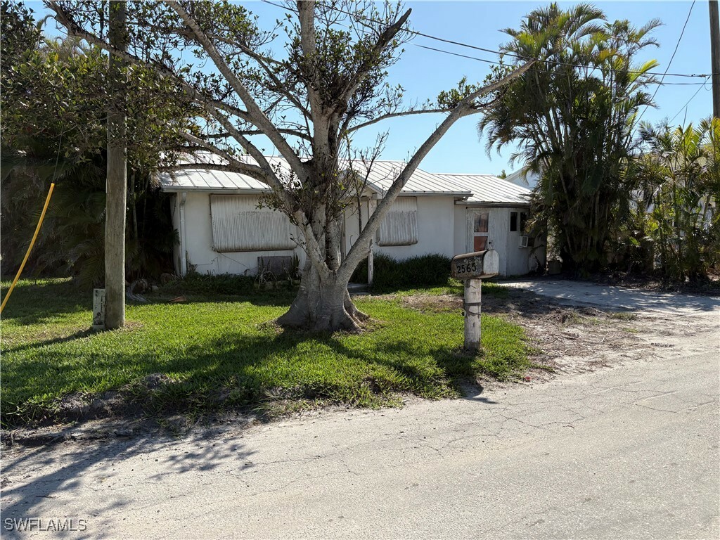 Property Photo:  2565 2nd Street  FL 33993 