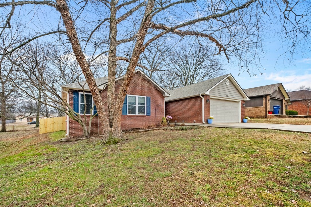 Property Photo:  905 Willow Court  AR 72761 