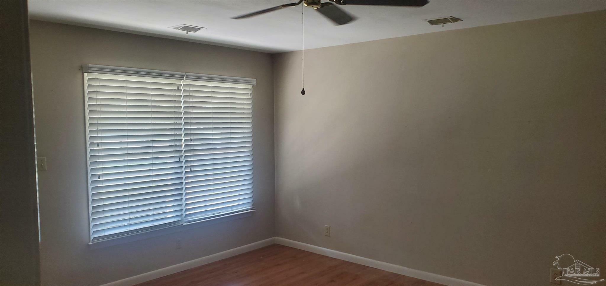 Property Photo:  3670 Swan Ln  FL 32504 