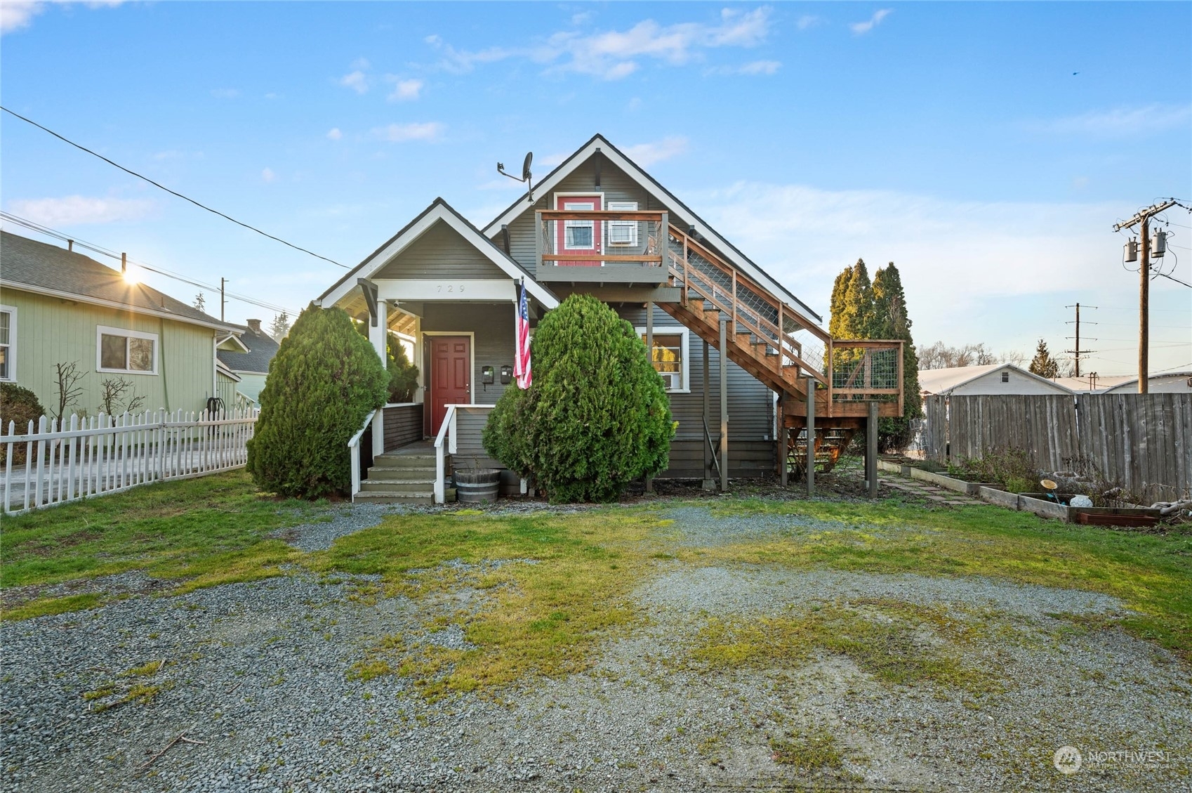 Property Photo:  729 N 4th Street  WA 98273 