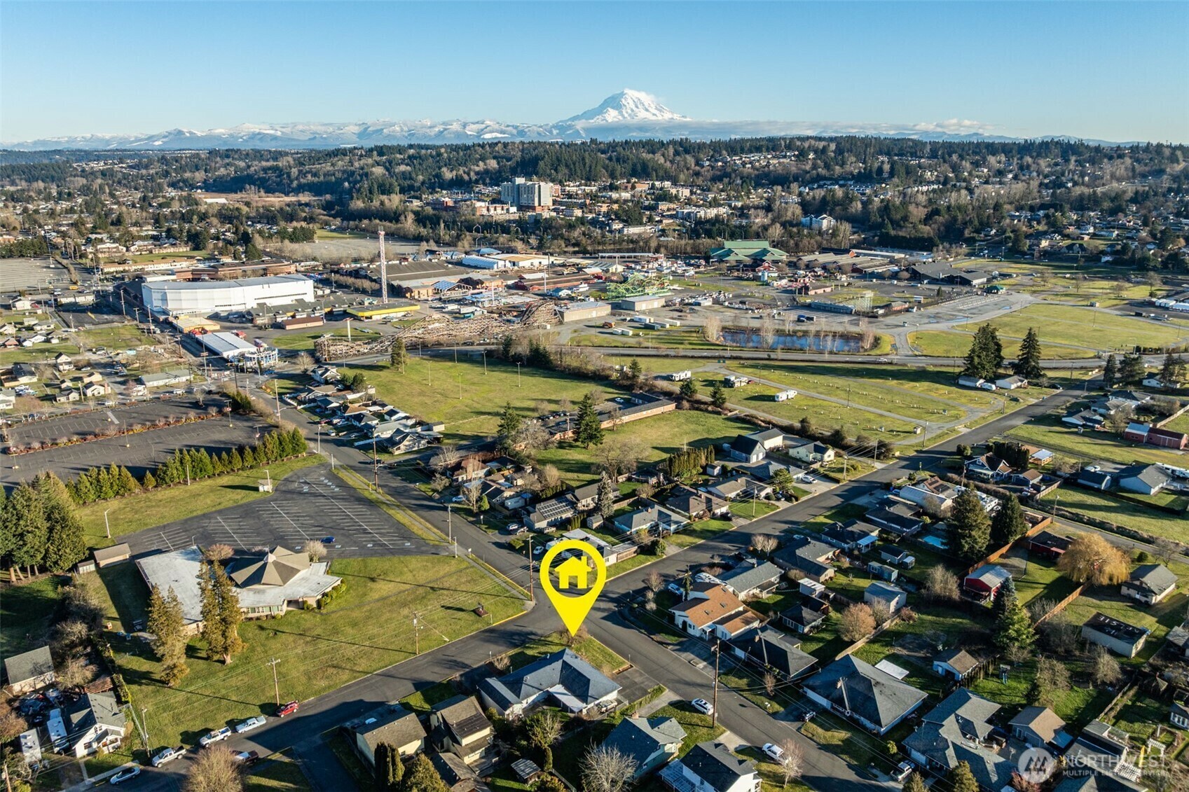 Property Photo: 820 7th Street SW WA 98371