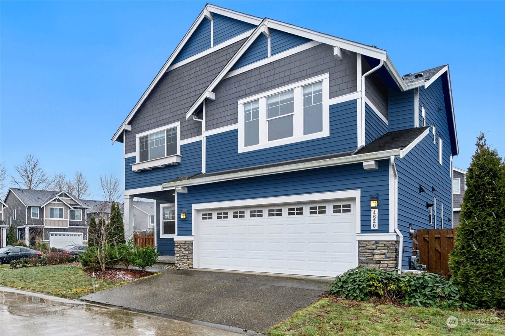 Property Photo: 4620 31st Avenue SE 324 WA 98203