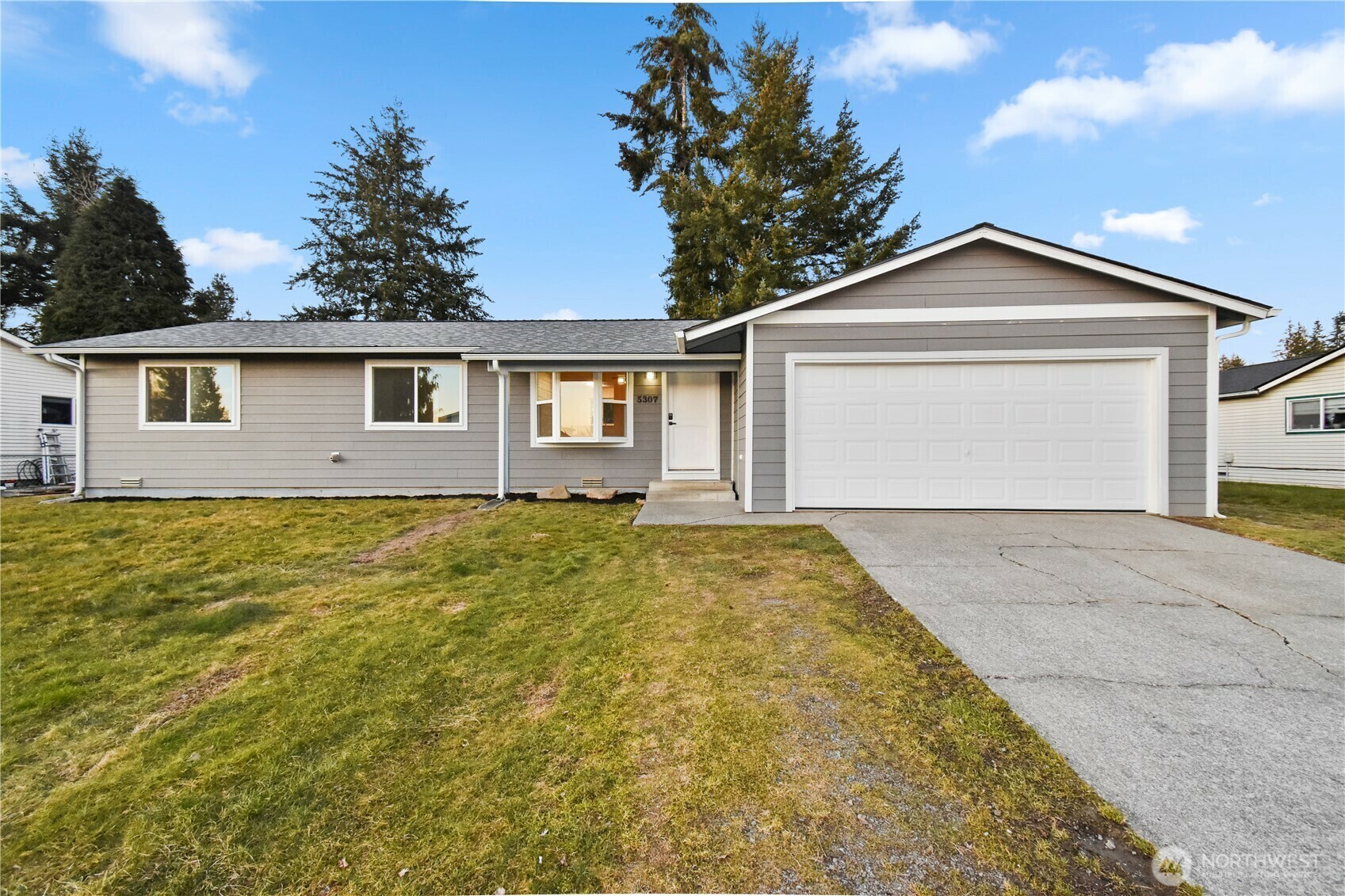 Property Photo:  5307  142nd Place NE  WA 98271 