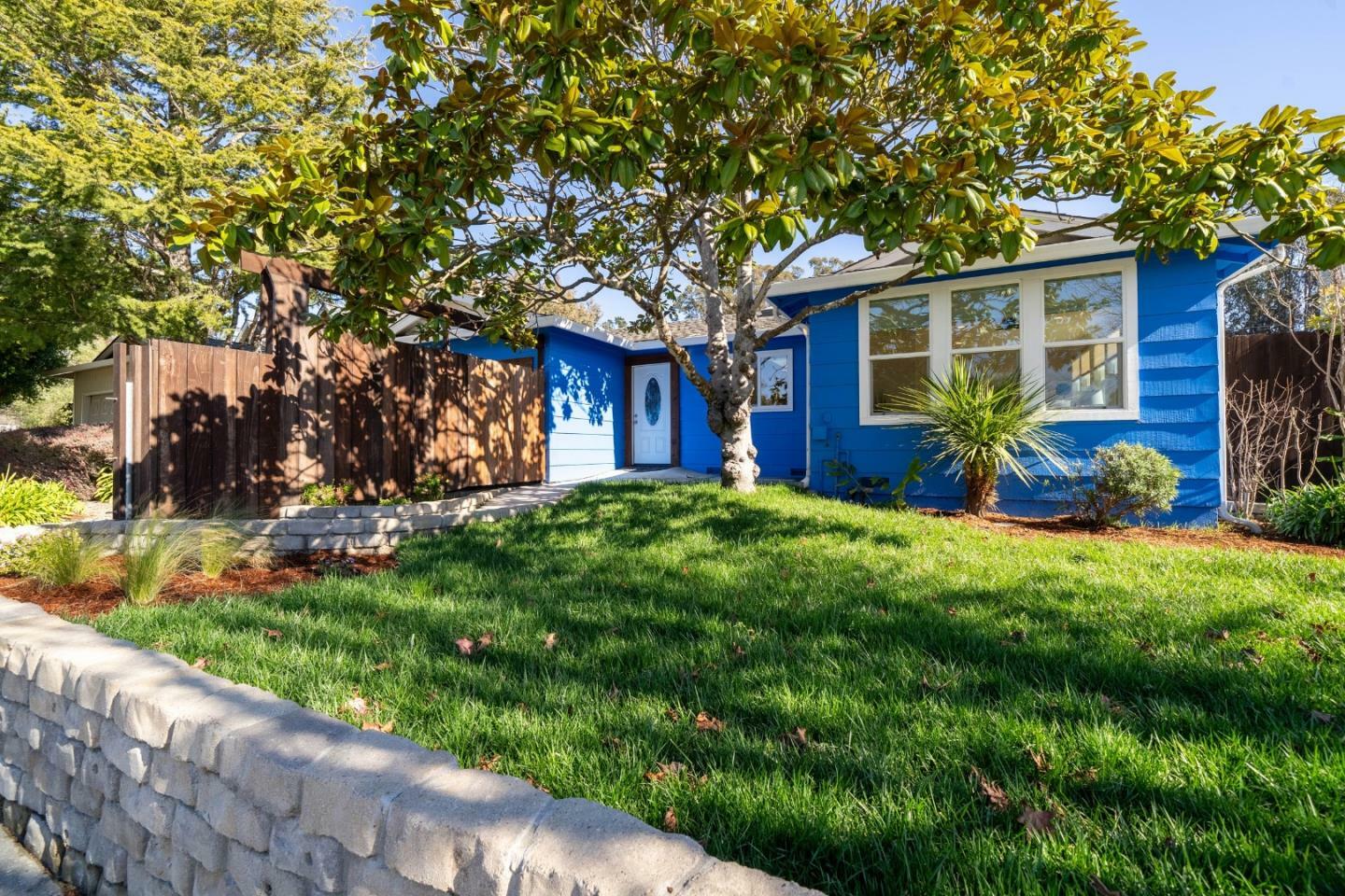 Property Photo:  1009 Sir Francis Avenue  CA 95010 