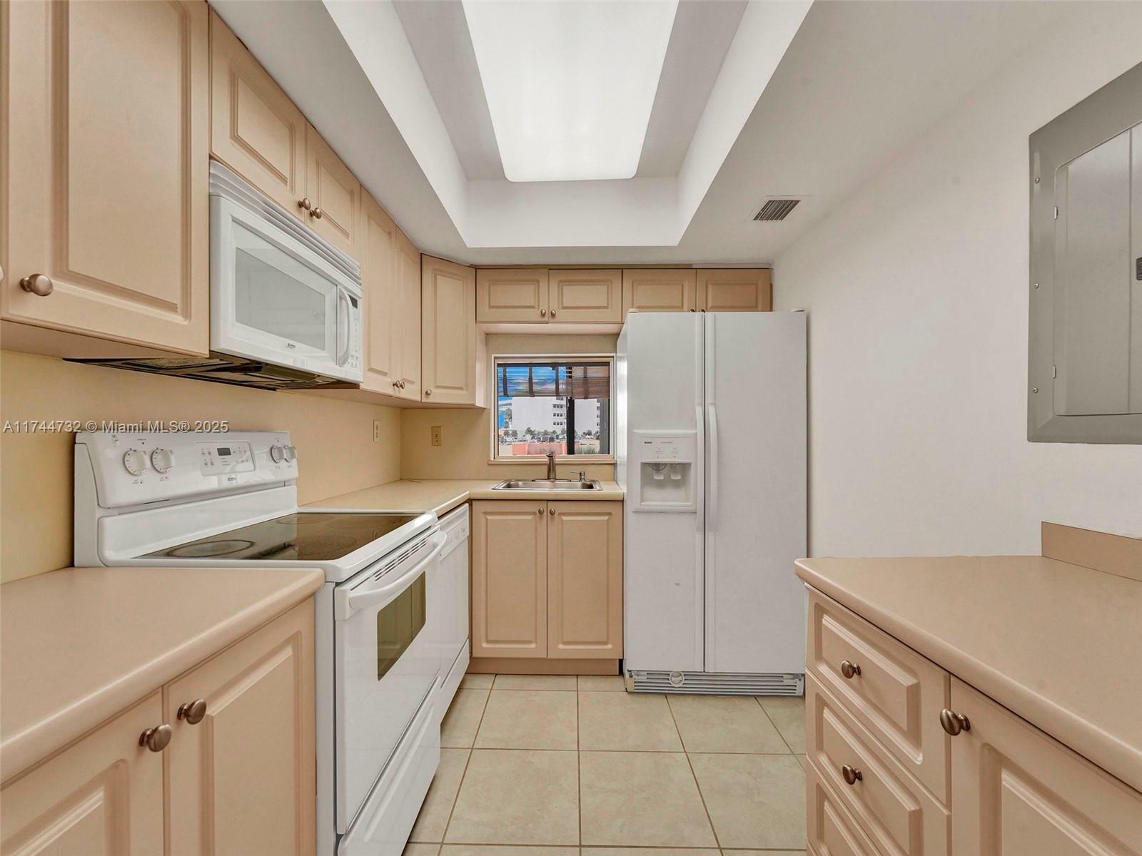Property Photo: 9420 W Flagler St 312 FL 33174