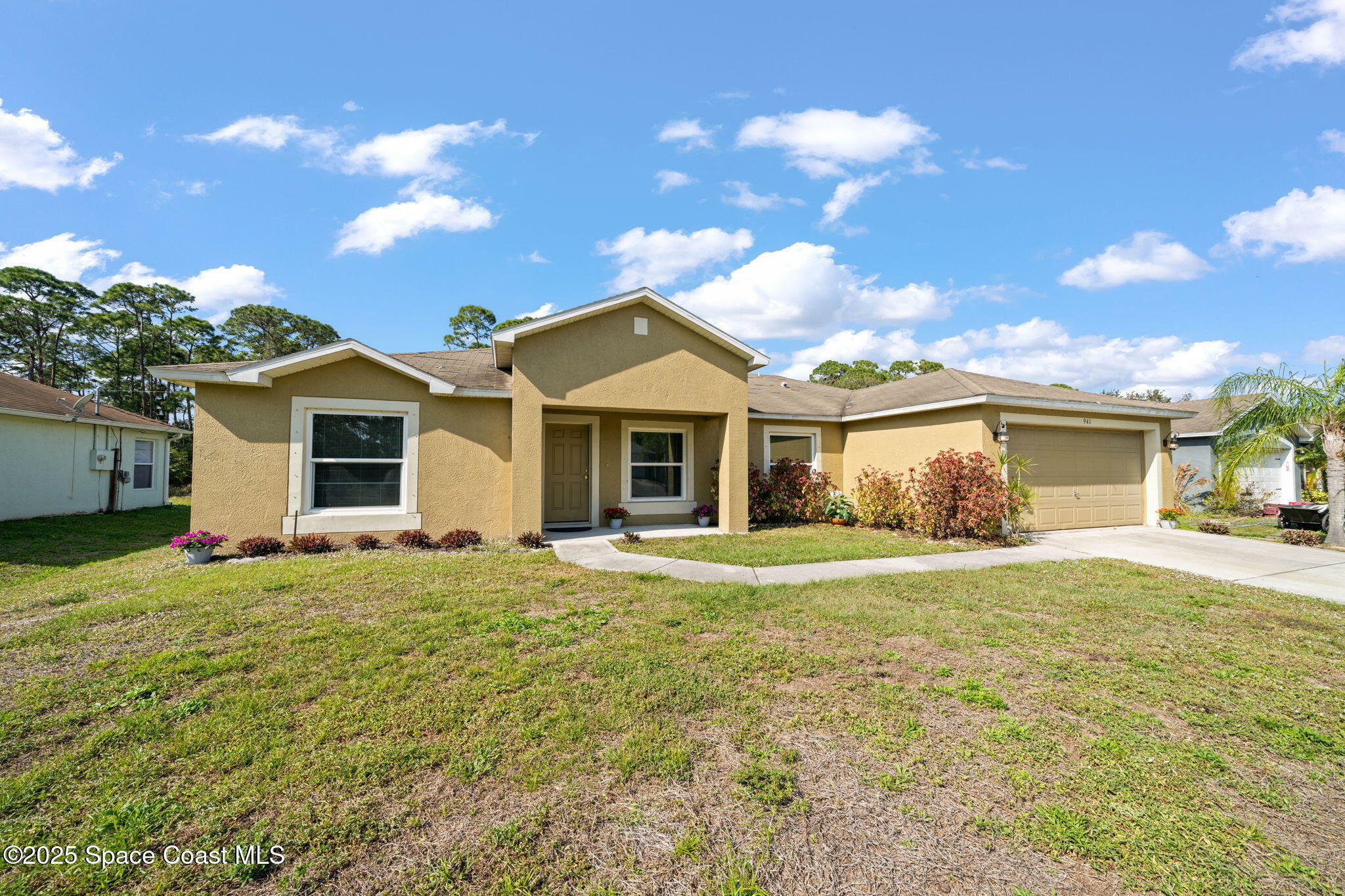 Property Photo:  941 Palo Alto Street SE  FL 32909 