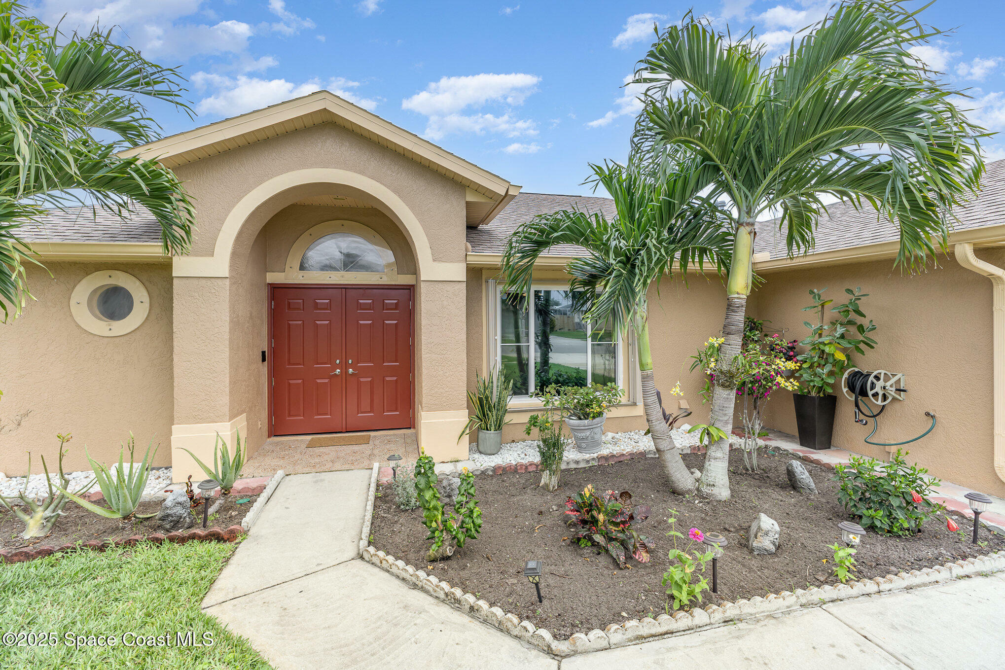 Property Photo:  332 Summers Creek Drive  FL 32952 