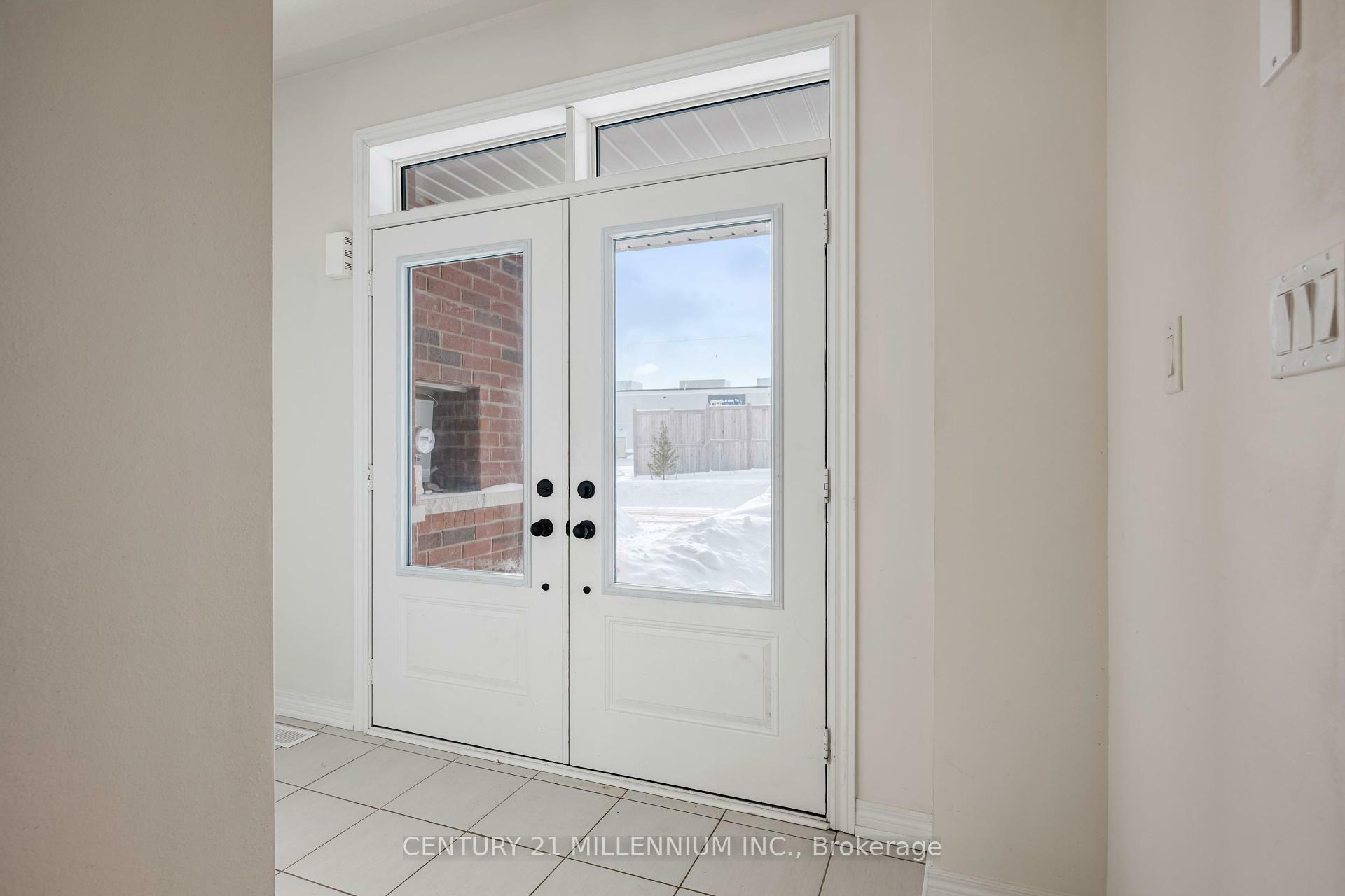 Photo de la propriété:  719 Potawatomi Cres  ON L9V 3Y4 