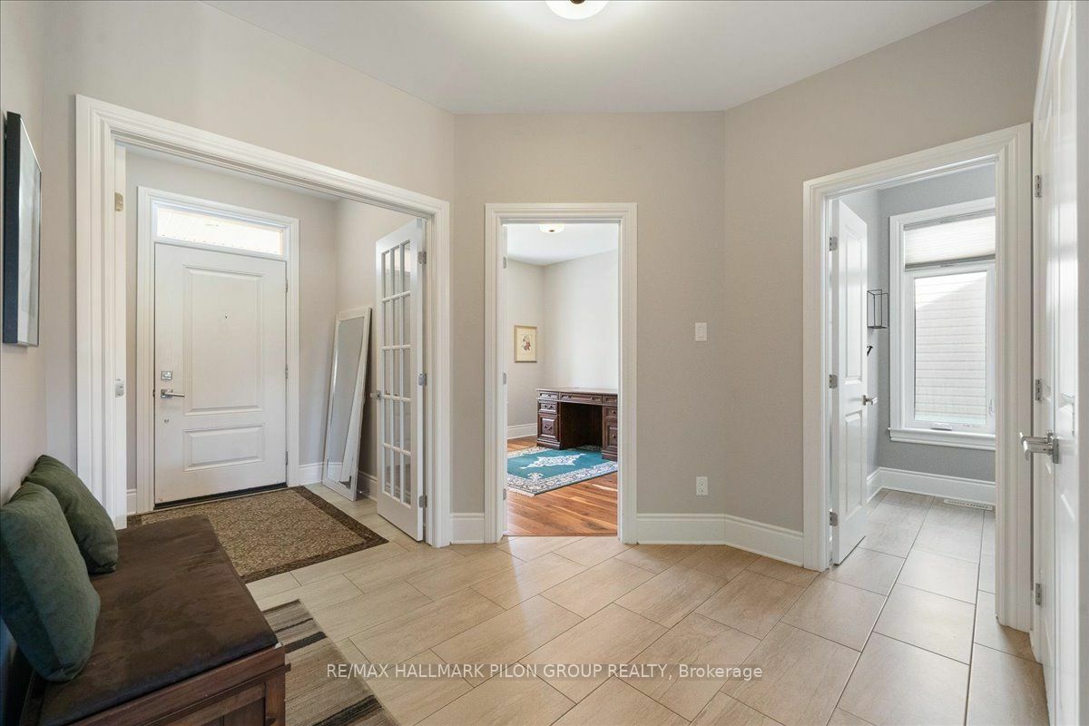 Property Photo:  740 Cartographe St  ON K4A 0Y8 