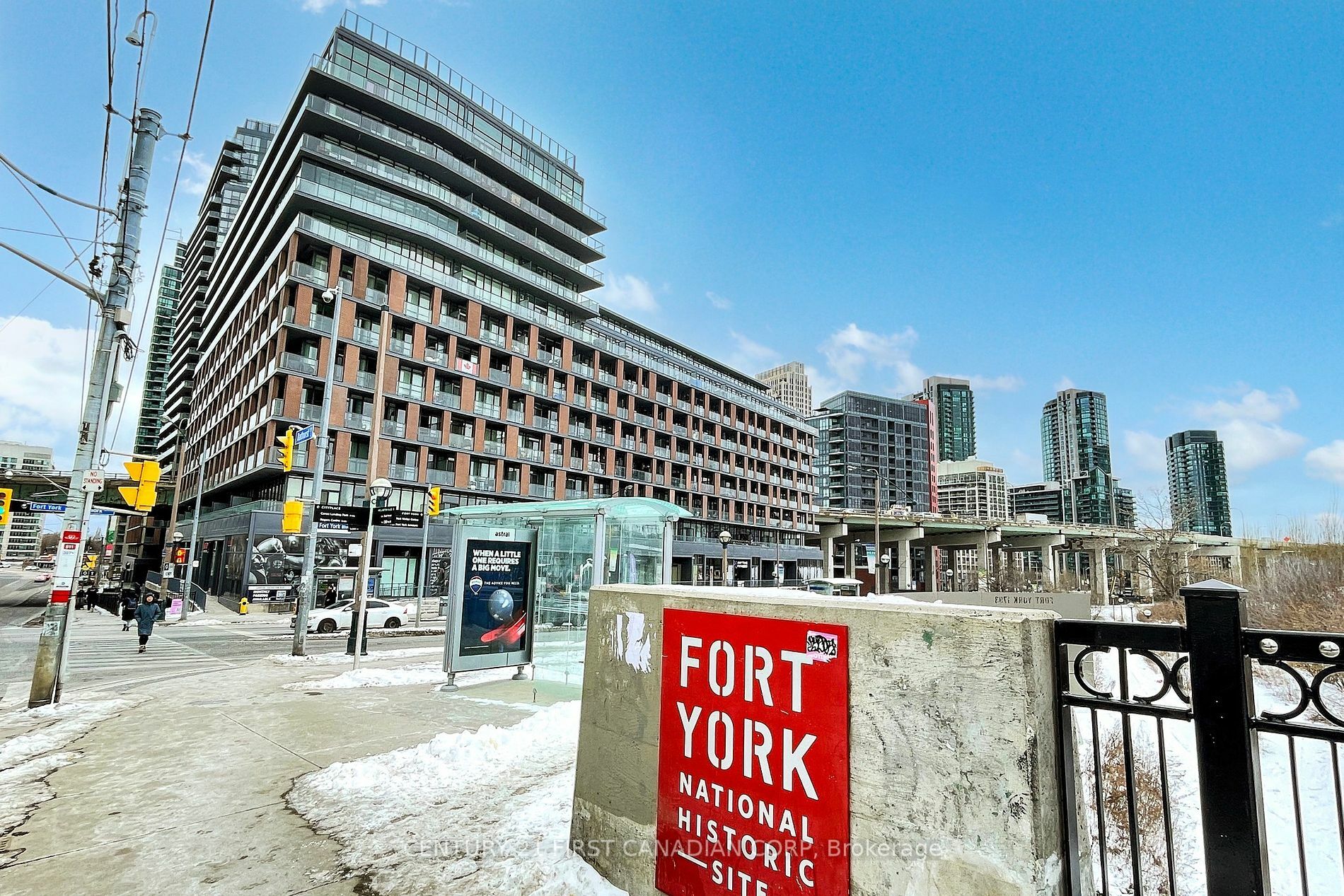 Property Photo:  169 Fort York Blvd 519  ON M5V 0C8 