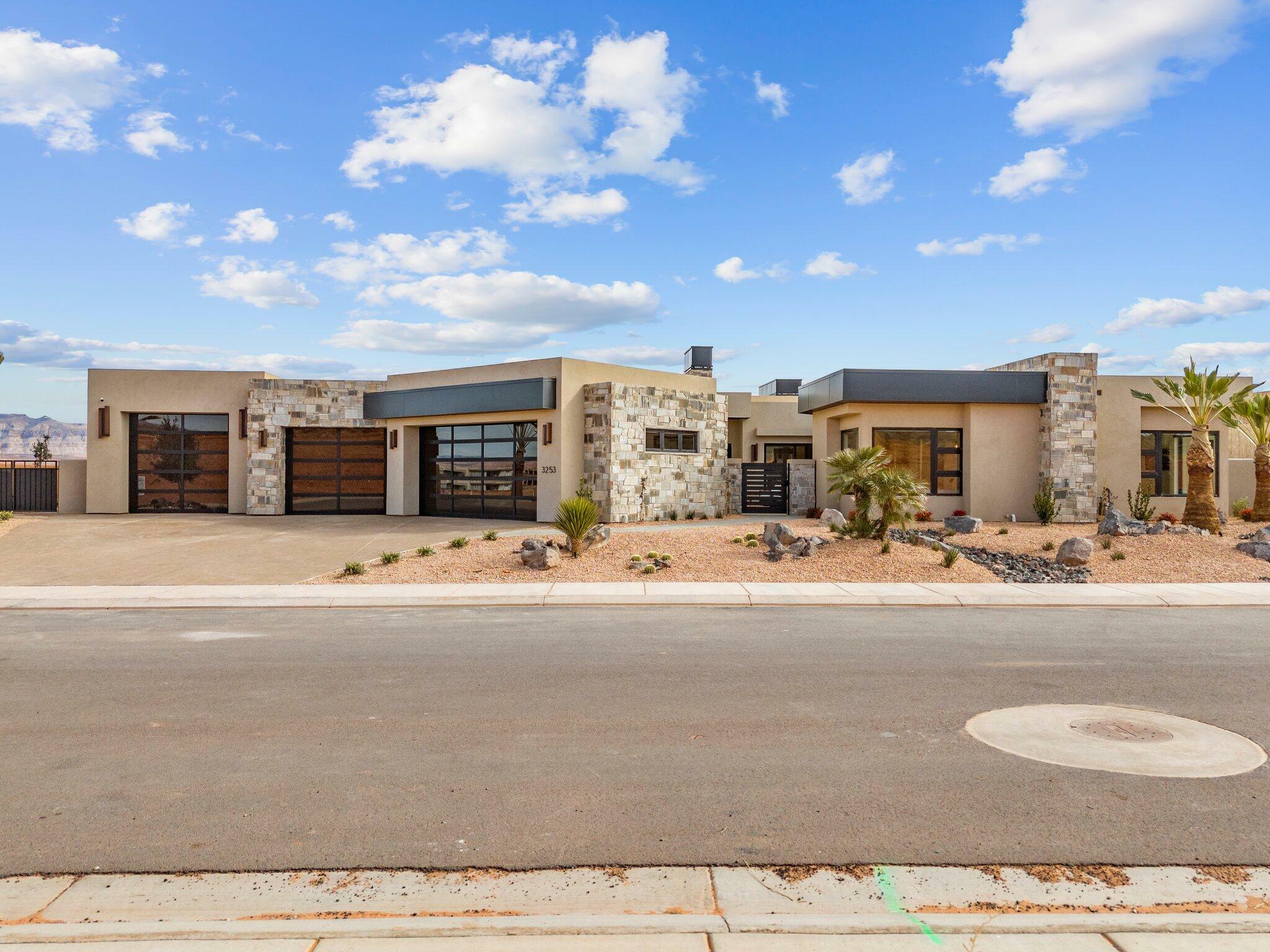 Property Photo: 3253 Cottontail Way UT 84737