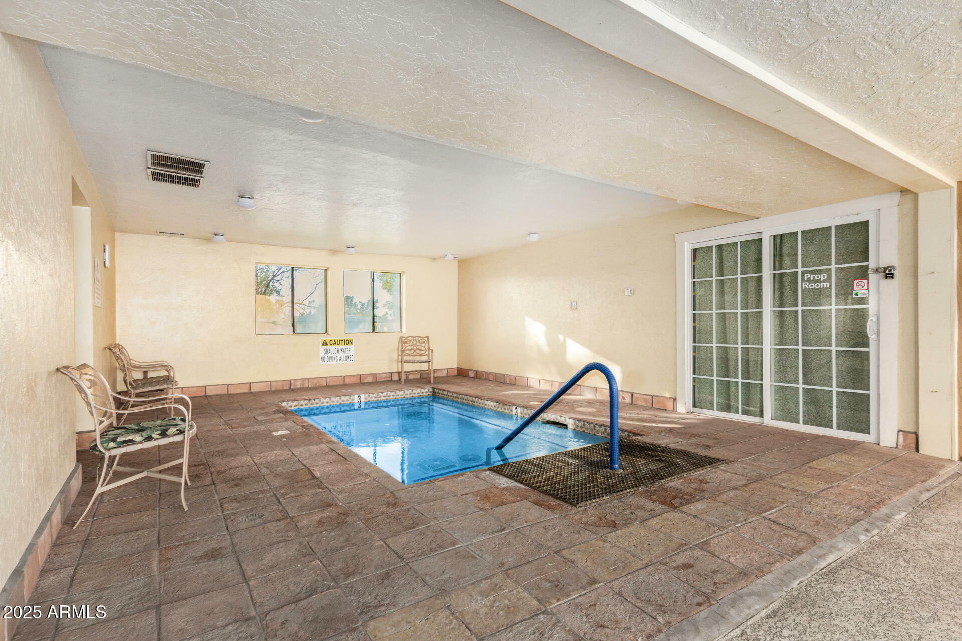 Property Photo: 2401 W Southern Avenue 204 AZ 85282