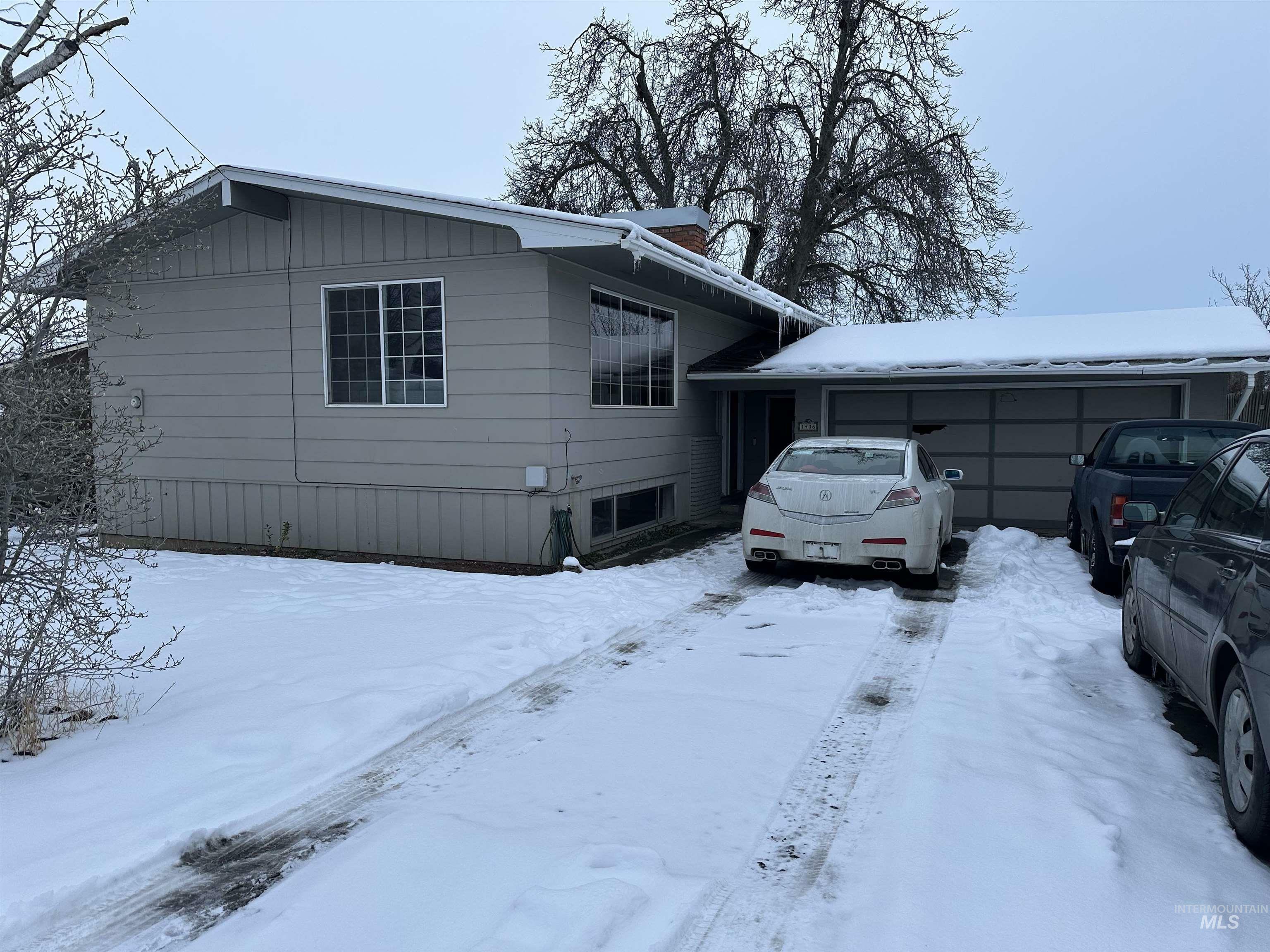 Property Photo:  1406 Cedar Dr. Ct.  ID 83501 