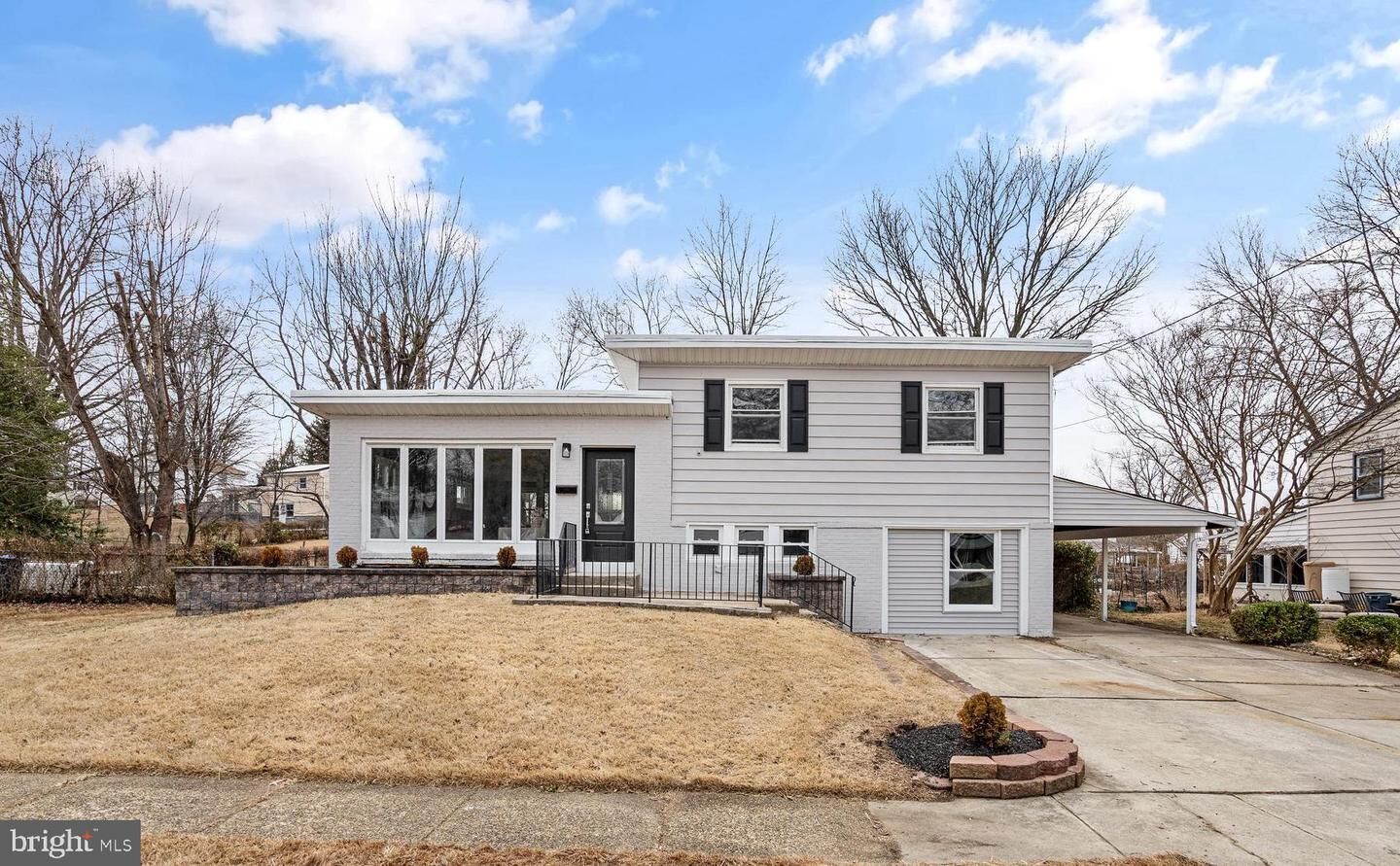 Property Photo:  11 Gloucester Avenue  NJ 08083 