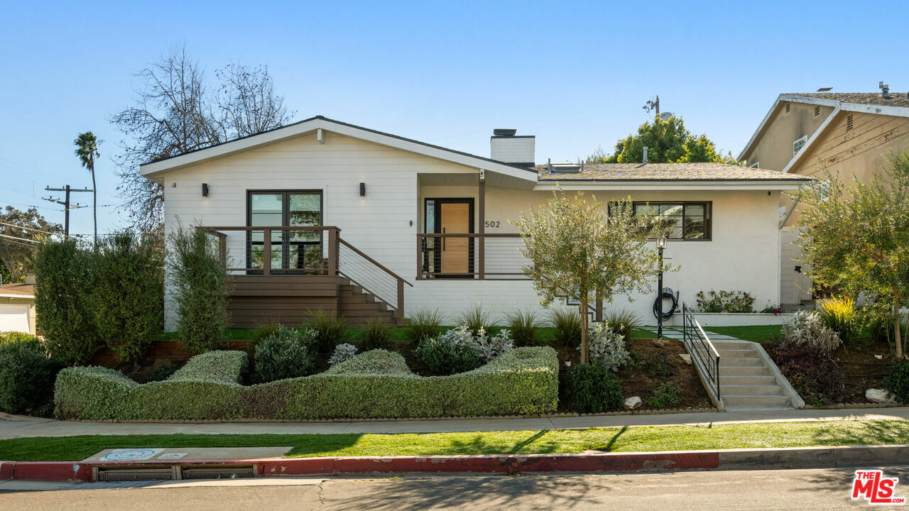 Property Photo:  7502 W 89th St  CA 90045 