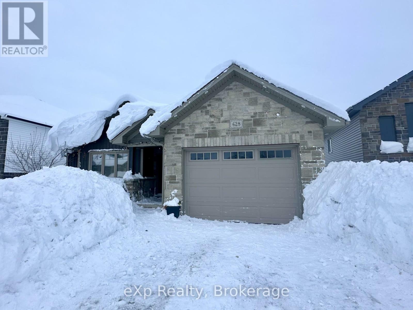 Property Photo:  628 26th Avenue  ON N4N 0C2 