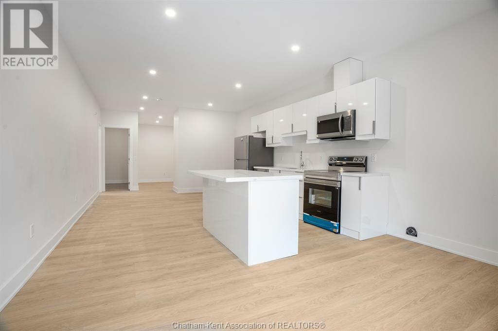 Property Photo:  151-157 King Street 2  ON N7M 1E4 