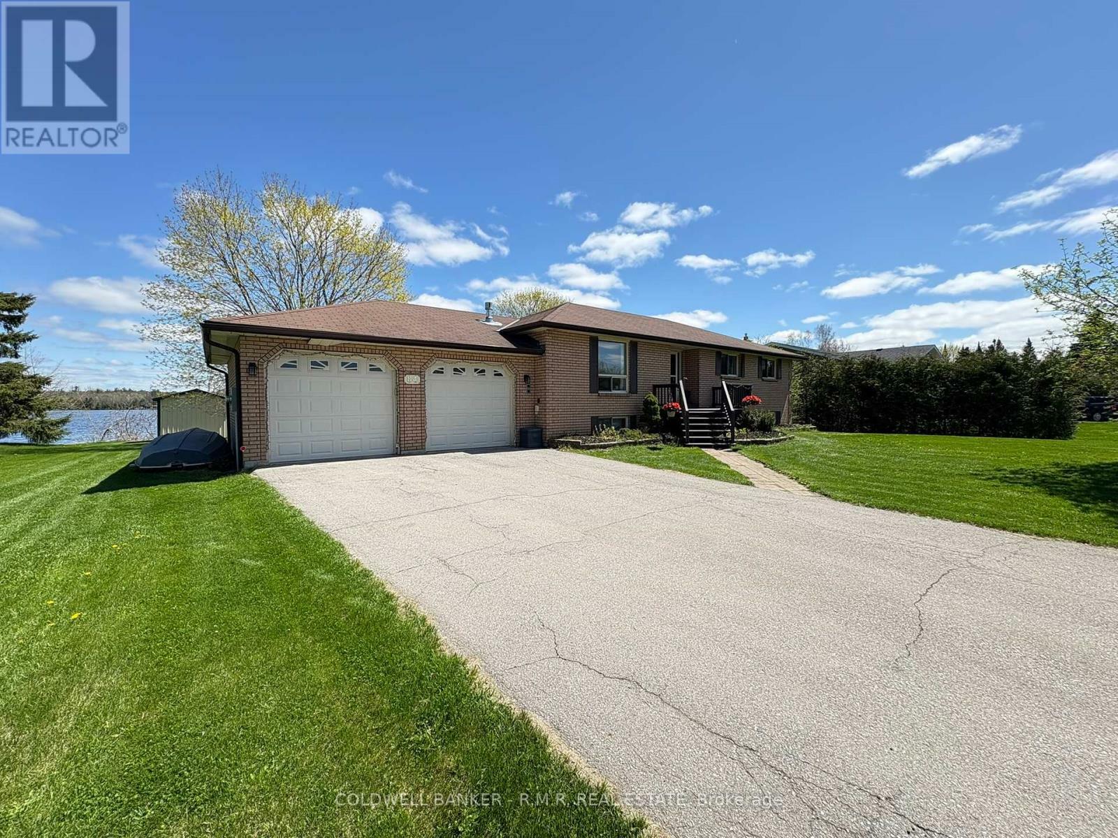 Property Photo: 84 Pinewood Boulevard ON K0M 2T0