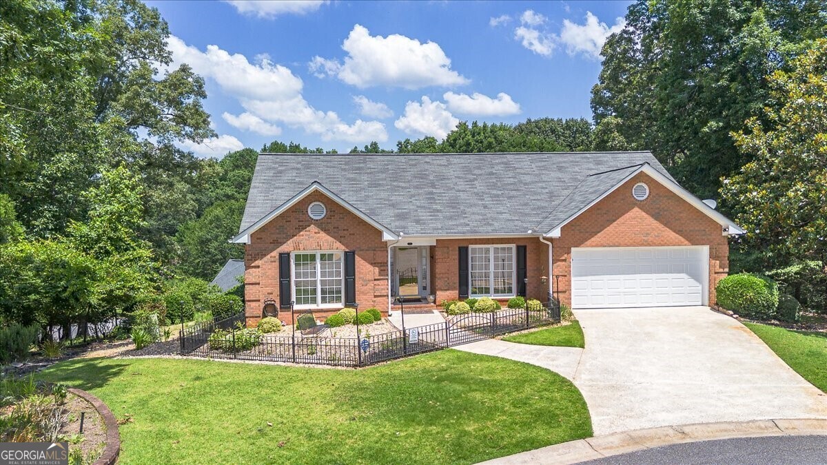 Property Photo: 165 Woodhaven Ridge GA 30606