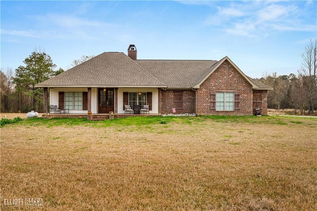 Property Photo:  975 Highway 8 Highway  LA 71447 