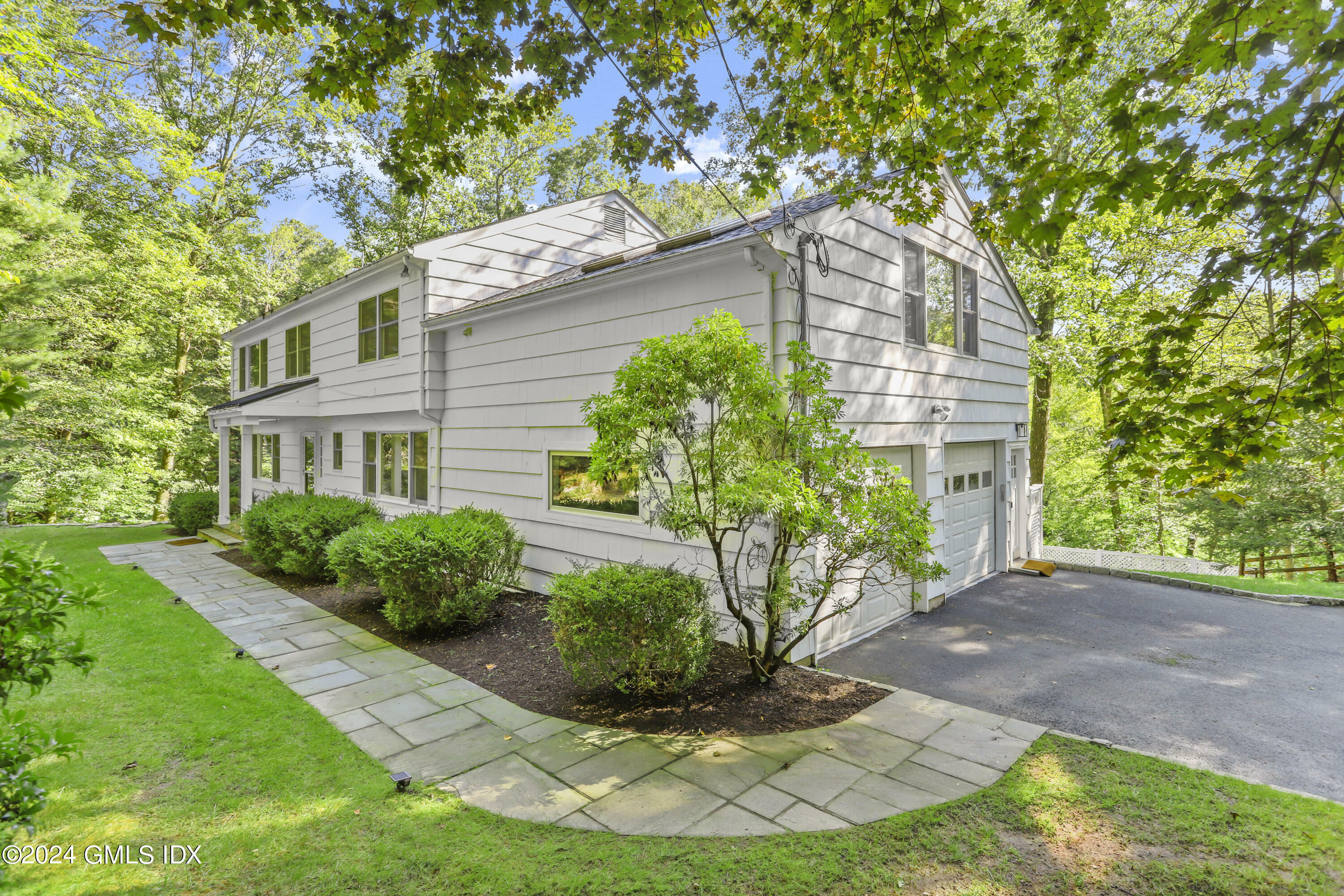 Property Photo:  979 Lake Avenue  CT 06831 