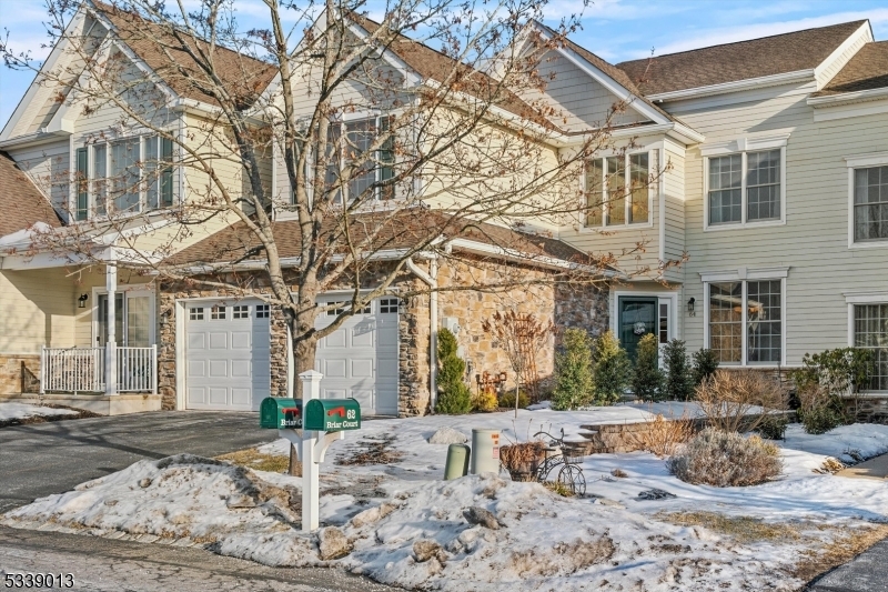 Property Photo:  64 Briar Ct  NJ 07419 