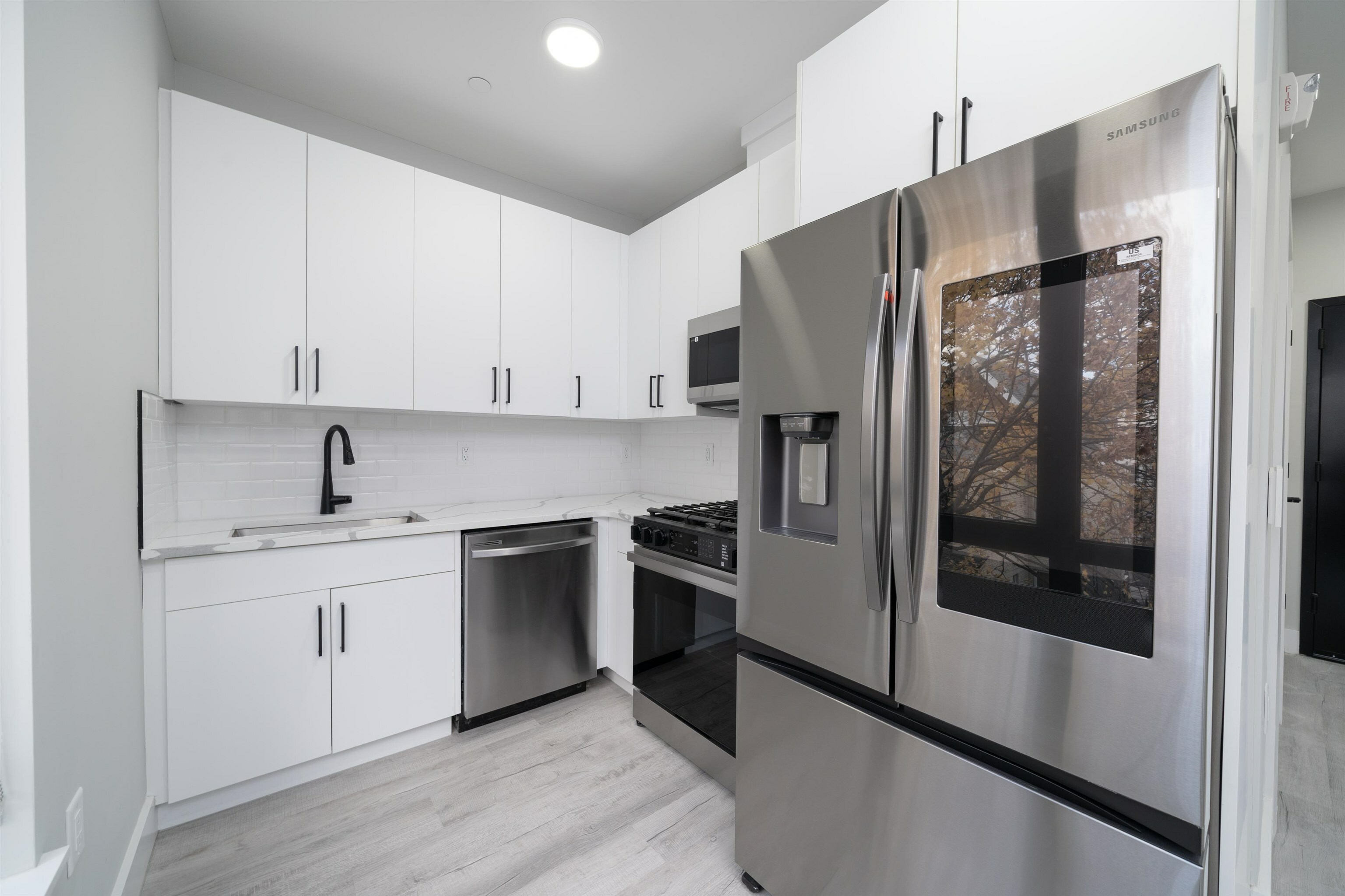 Property Photo:  80 Romaine Ave 4D  NJ 07306 