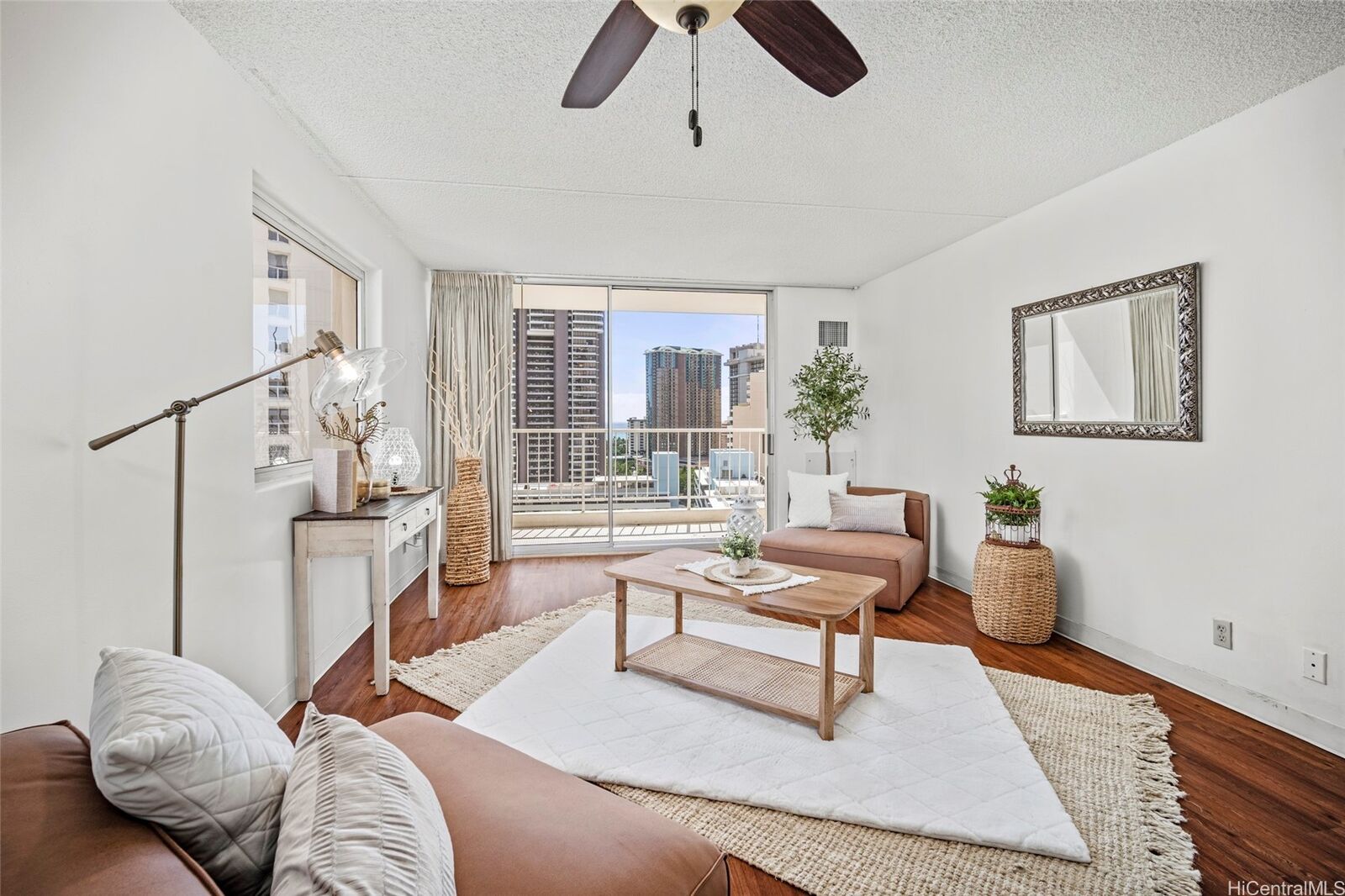 Property Photo:  400 Hobron Lane 2015  HI 96815 