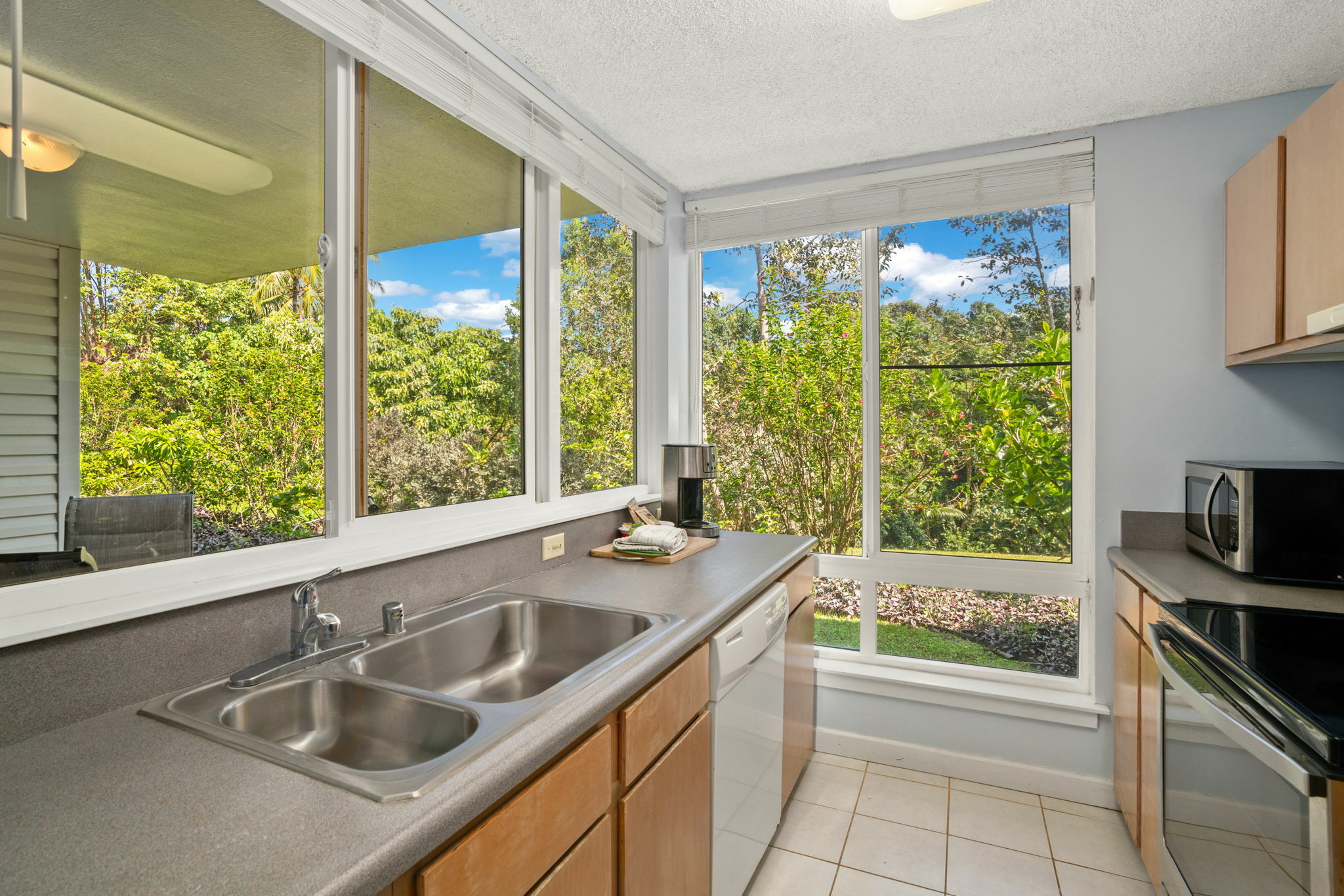 Property Photo:  3811 Edward Rd 1108  HI 96722 