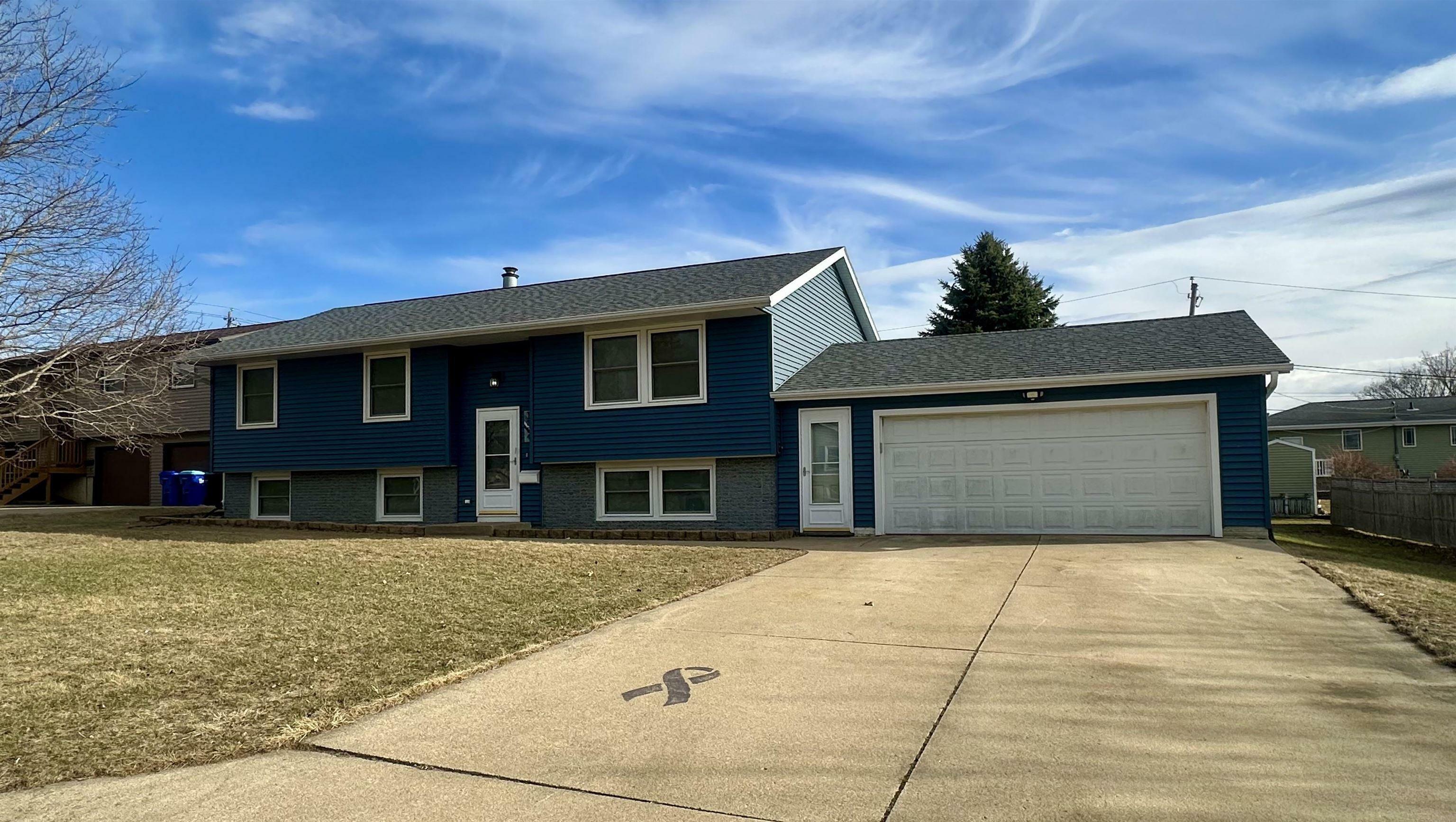 1324 1st Street SE  Oelwein IA 50662 photo