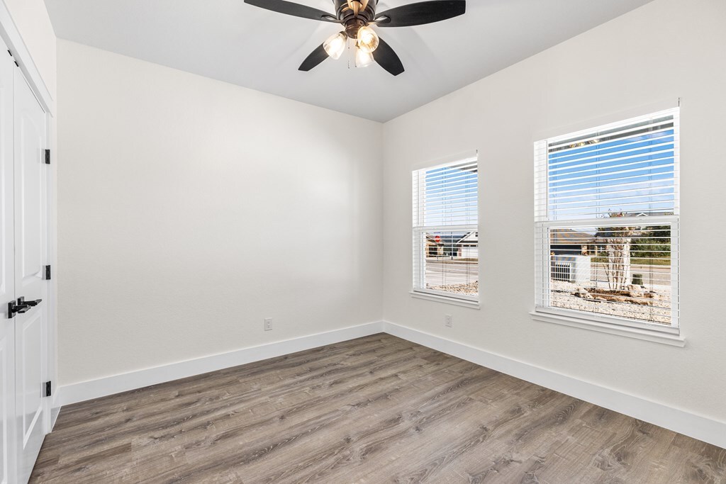 Property Photo: 1012 Creswell Ln TX 78028