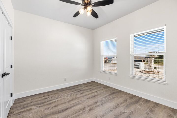 Property Photo: 1012 Creswell Ln TX 78028
