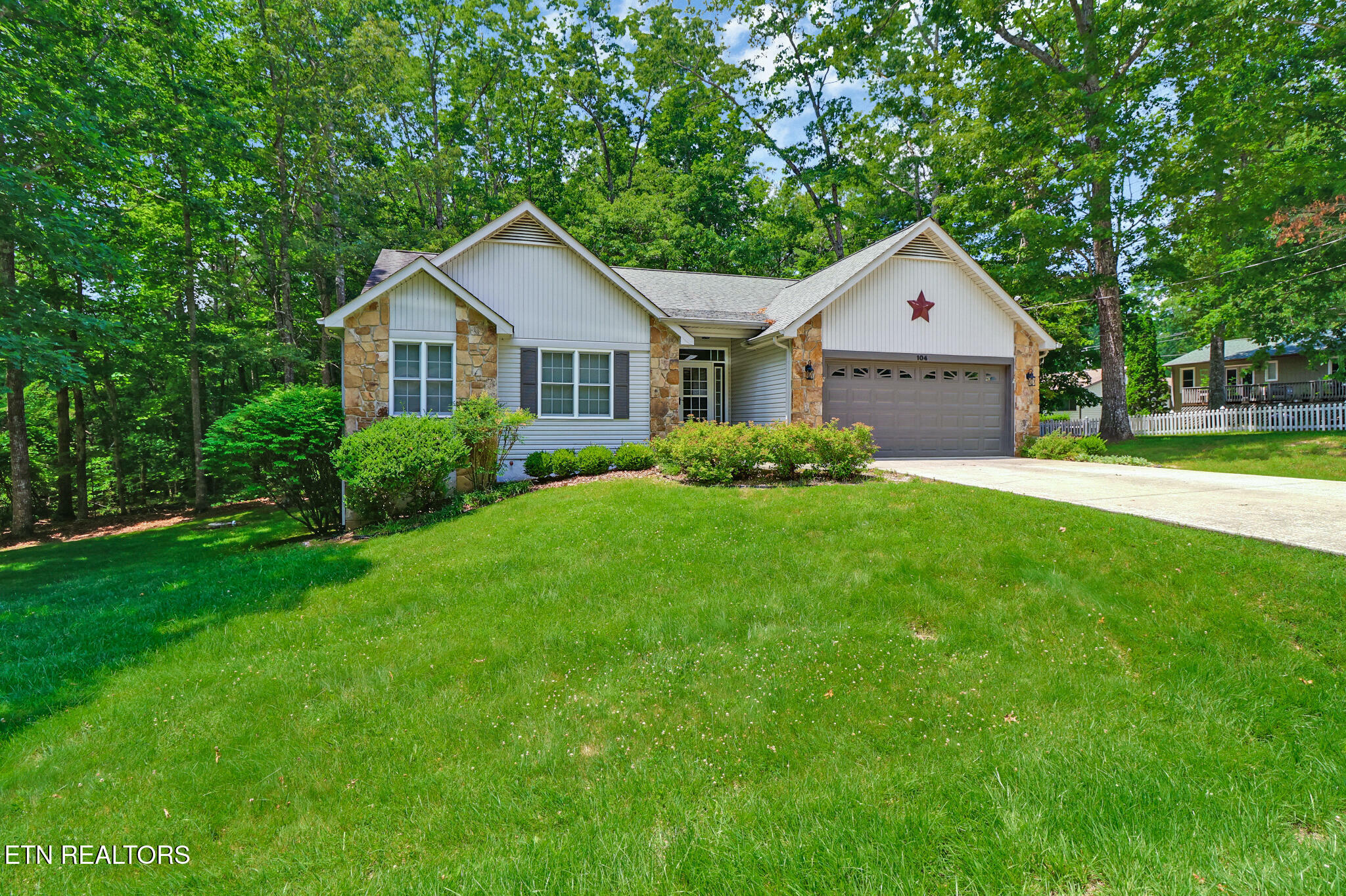 Property Photo: 104 Glenwood Drive TN 38558