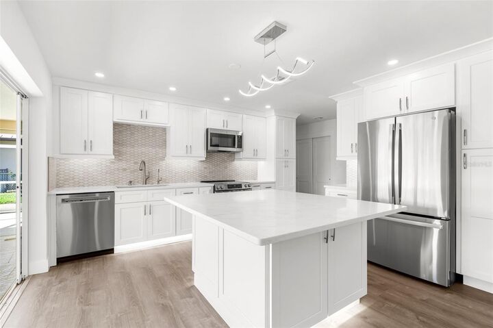 Property Photo:  2160 Palm Tree Drive  FL 33950 