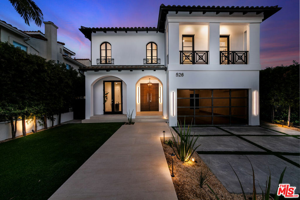 526 N Plymouth Boulevard  Los Angeles CA 90004 photo