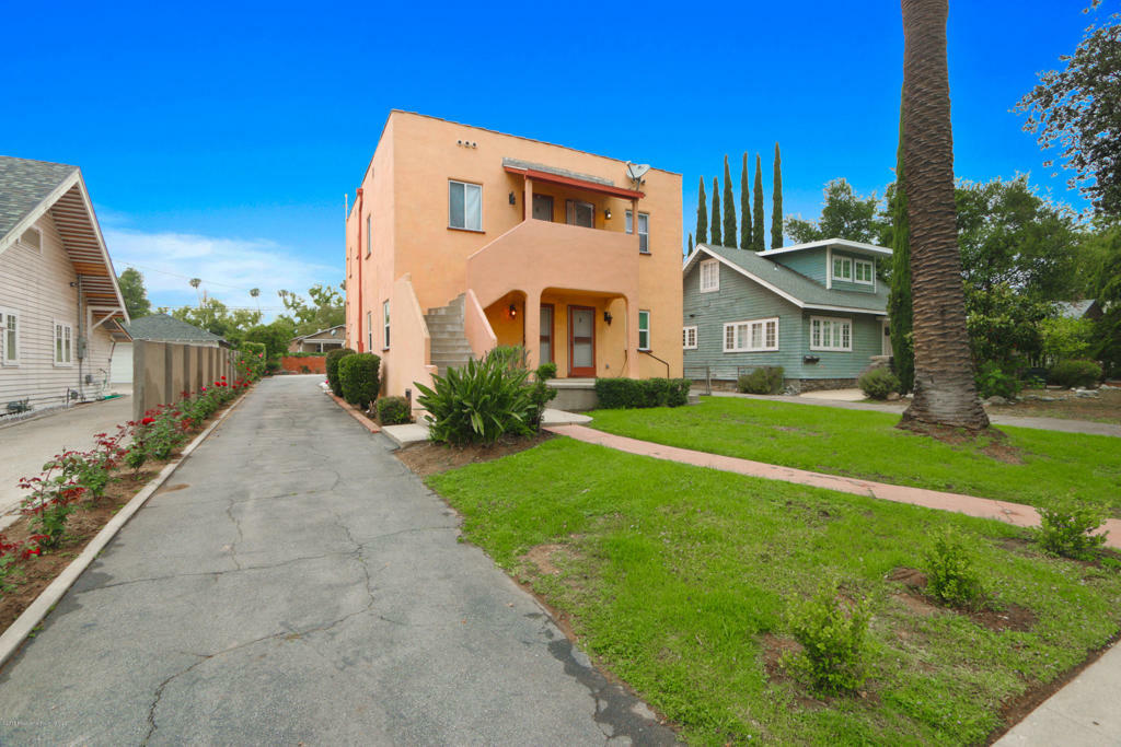 Property Photo:  123 S Grand Oaks Avenue  CA  