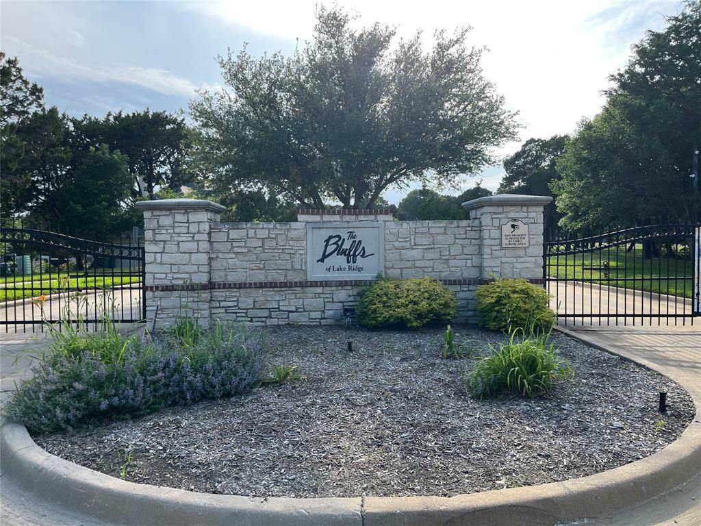 Property Photo:  772 Bluff Ridge Drive  TX 75104 